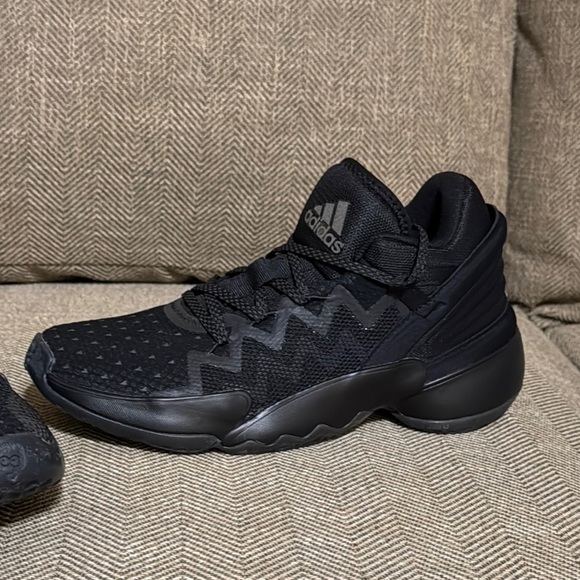 NWT Adidas Bounce DON Issue 2 Basketball GX0041 Lace up All Black Sneaker/Shoe 6 - Picture 4 of 17